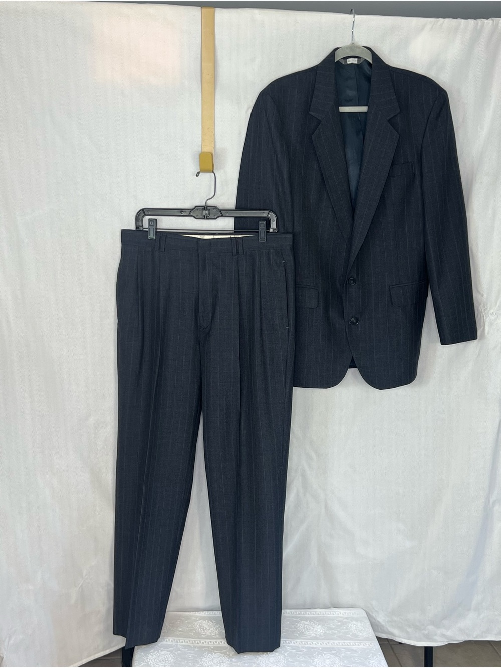Haggar Gallery Men’s Suit Gray Pin Stripped Pants & Jacket Pants 34X30 Jacket 42